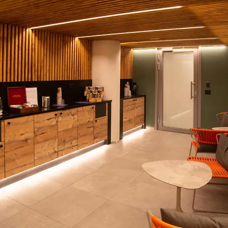 Th - Planibel فندق