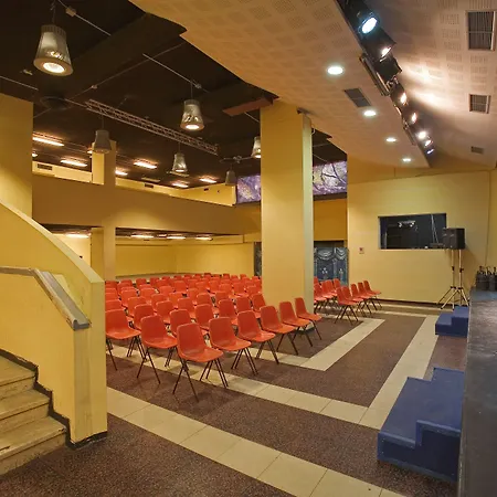 Th - Planibel 4* لا تْويلي