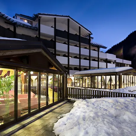 Th - Planibel 4* لا تْويلي